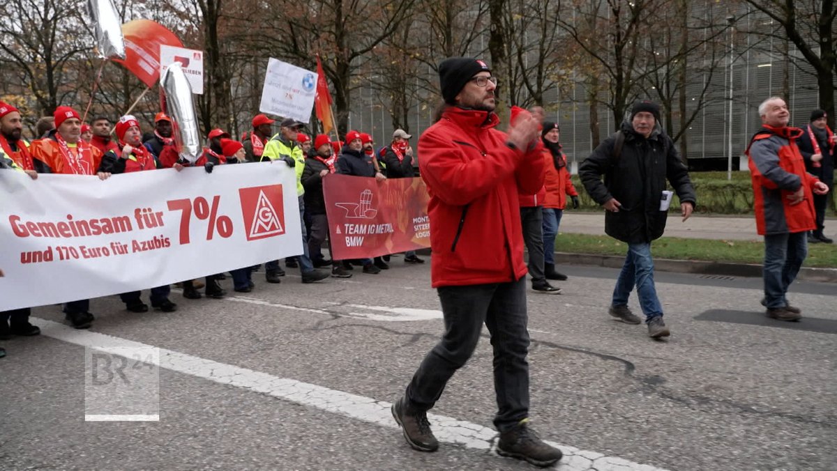Vor Tarifrunde: Zehntausende bei Warnstreiks der IG Metall 