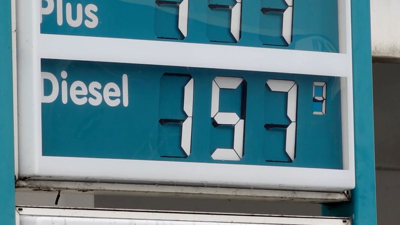 Preis für Diesel an der Tankstelle | Bild: BR Preis für Diesel an der Tankstelle