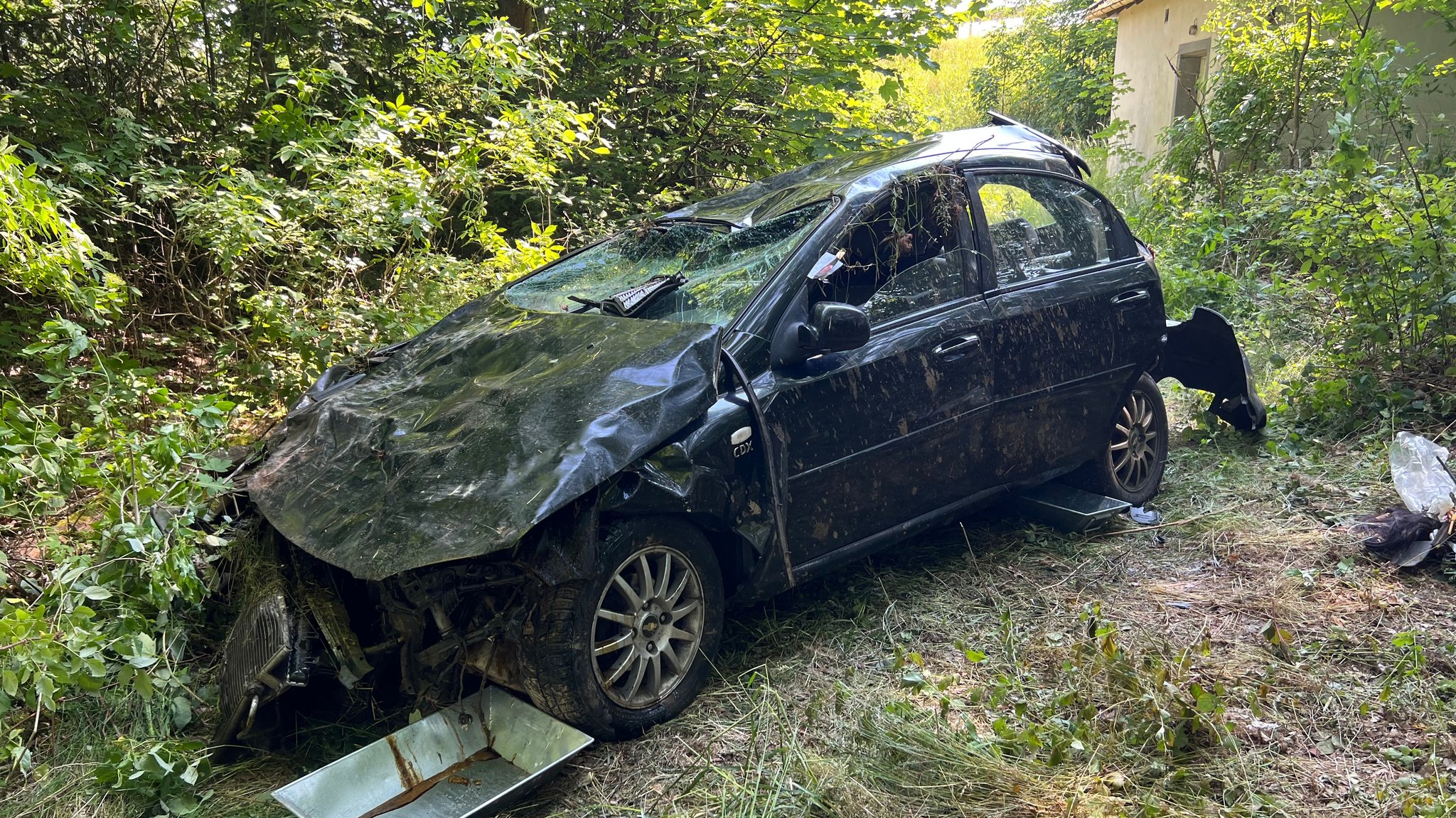 Mutmaßlicher Schleuser verursacht Unfall: Vier Schwerverletzte