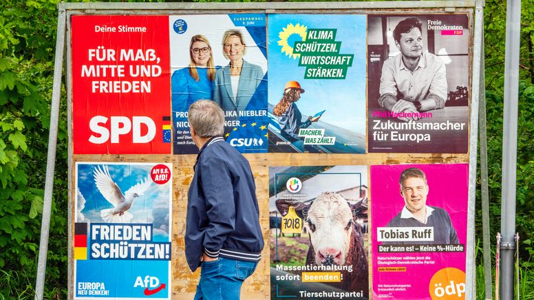Wahlplakate zur Europawahl am 9. Juni | Bild:picture alliance / Wolfgang Maria Weber | Wolfgang Maria Weber