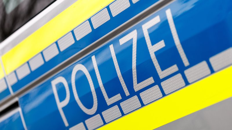 Symbolbild: Polizeiauto | Bild: picture alliance / dpa | Matthias Balk Symbolbild: Polizeiauto