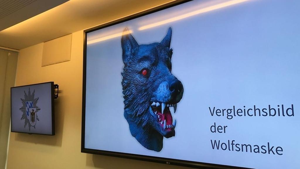 Vergleichsbild der Wolfsmaske im ersten Prozess | Bild: dpa-Bildfunk / Wera Engelhardt Vergleichsbild der Wolfsmaske im ersten Prozess