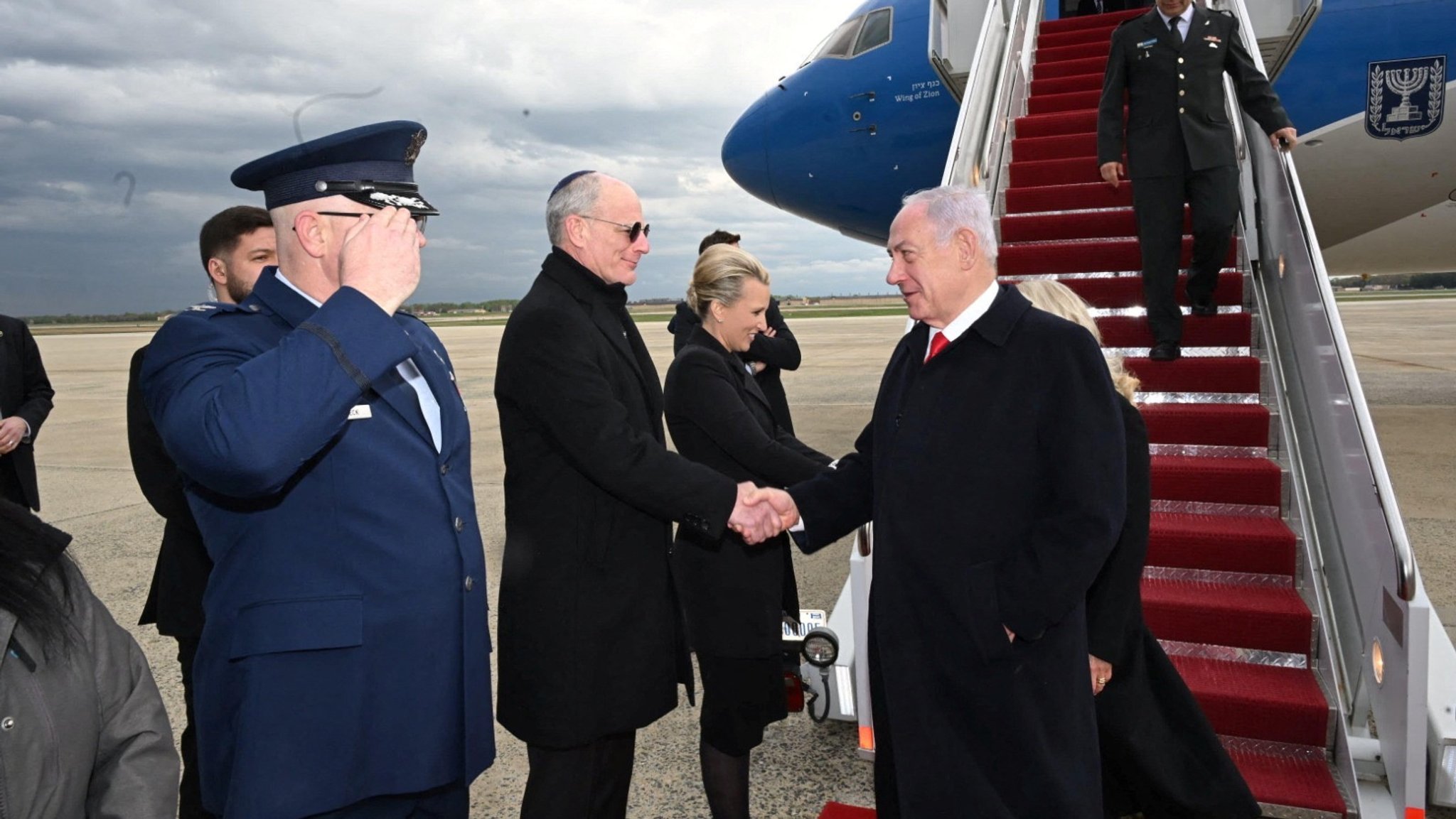 Netanjahu bei seiner Ankunft in Washington D.C. | Bild: Reuters/ Avi Ohayon/ Israel Government Press Office/Handout Netanjahu bei seiner Ankunft in Washington D.C.
