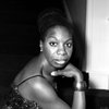 Nina Simone - Sängerin und Ikone der Schwarzen Bürgerrechtsbewegung | Bild: picture alliance/AP Photo | Uncredited