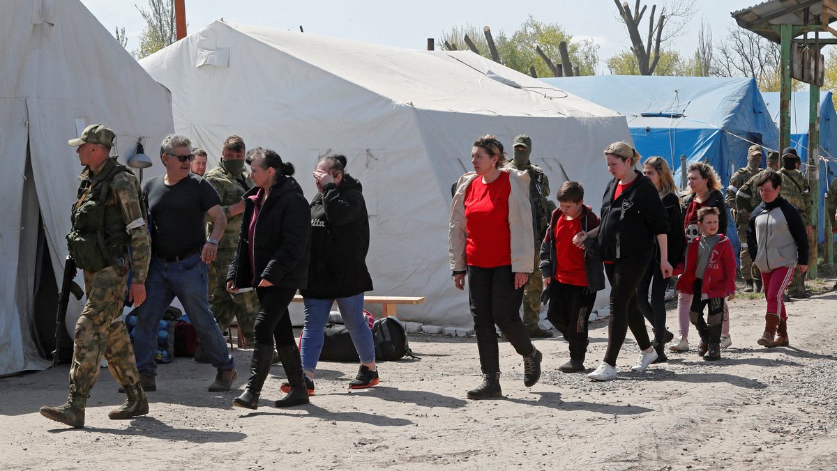 In Mariupol läuft nach UN-Angaben eine Operation zur Evakuierung von ukrainischen Zivilisten aus dem belagerten Stahlwerk. 