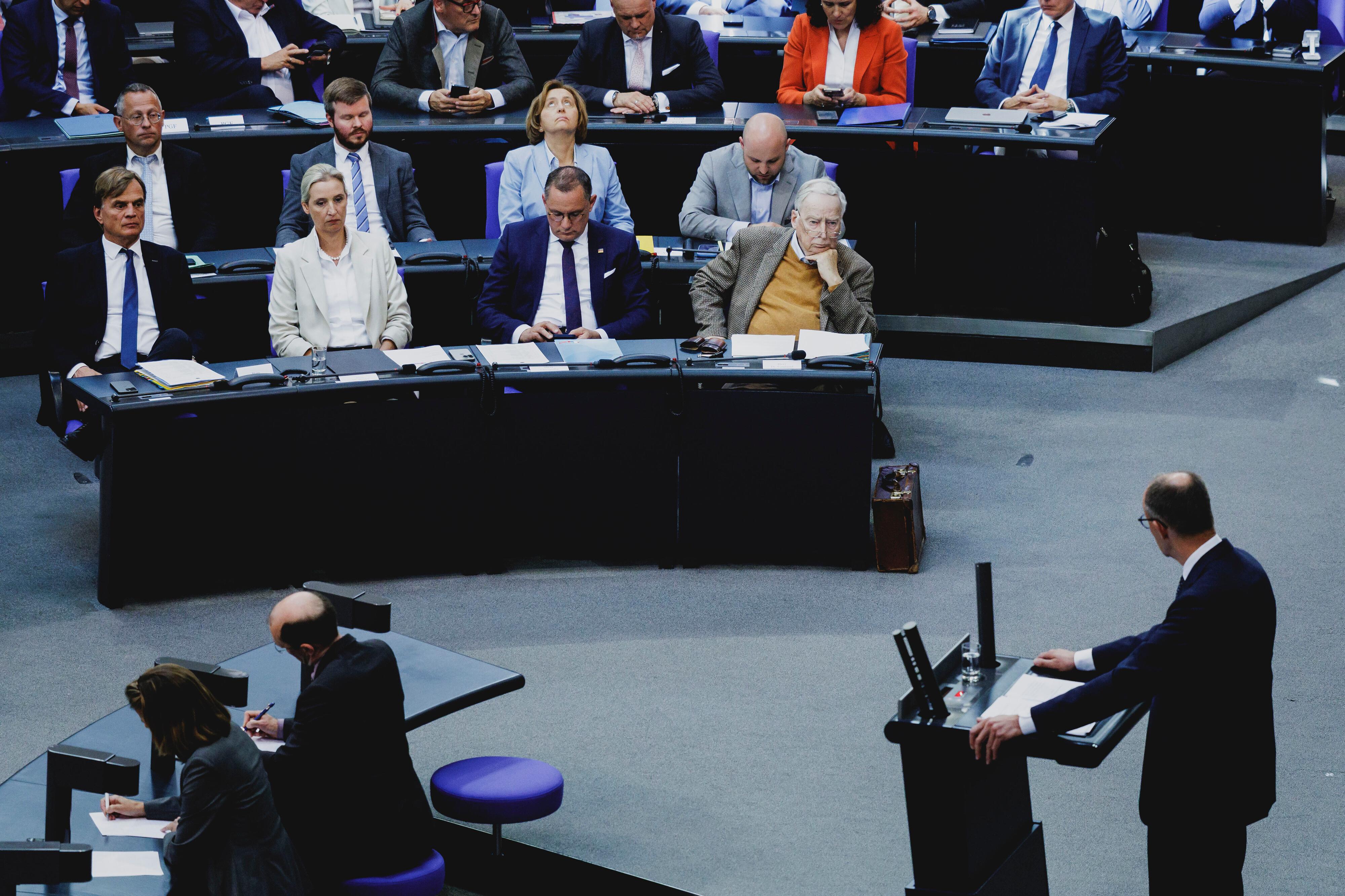 Merz hält Regierungserklärung