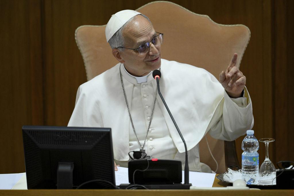 Vatikanstadt: Papst Leo XIV. trifft das Kardinalskollegium in der Neuen Synodenhalle im Vatikan. 