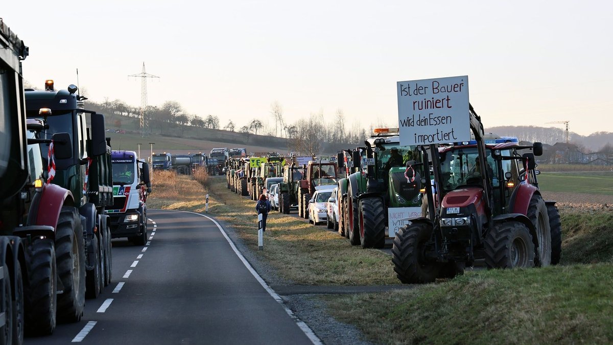 Traktoren und LKW demonstrieren im Raum Aschaffenburg