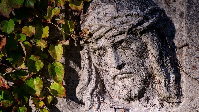 Karsamstag gilt im christlichen Glauben als der Gedächtnistag der Grabesruhe Jesu. | Bild: picture alliance/dpa | Sven Hoppe Karsamstag gilt im christlichen Glauben als der Gedächtnistag der Grabesruhe Jesu.