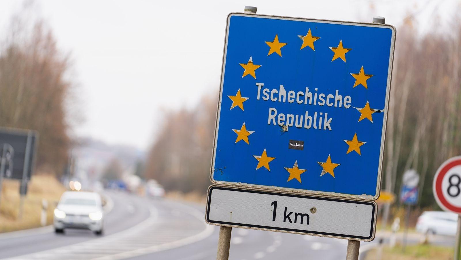 Česká republika zpřísňuje pravidla vstupu |  BR24