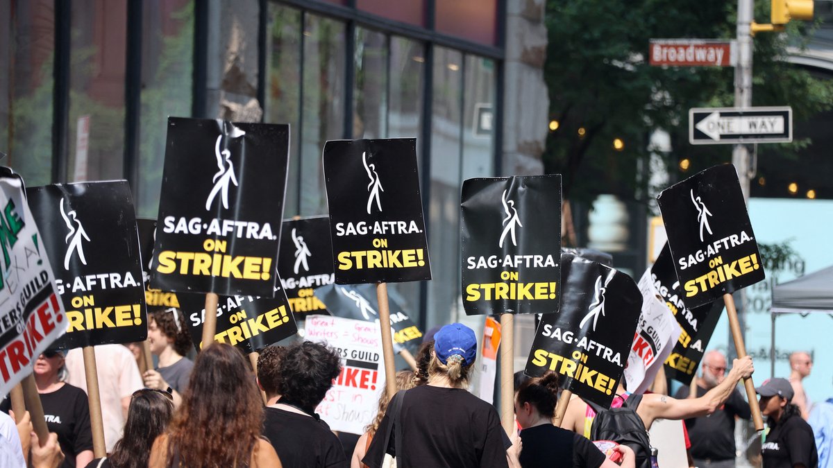 Mitglieder der amerikanischen Schauspielergilde bei einem Streik in New York am 17. Juli 2023