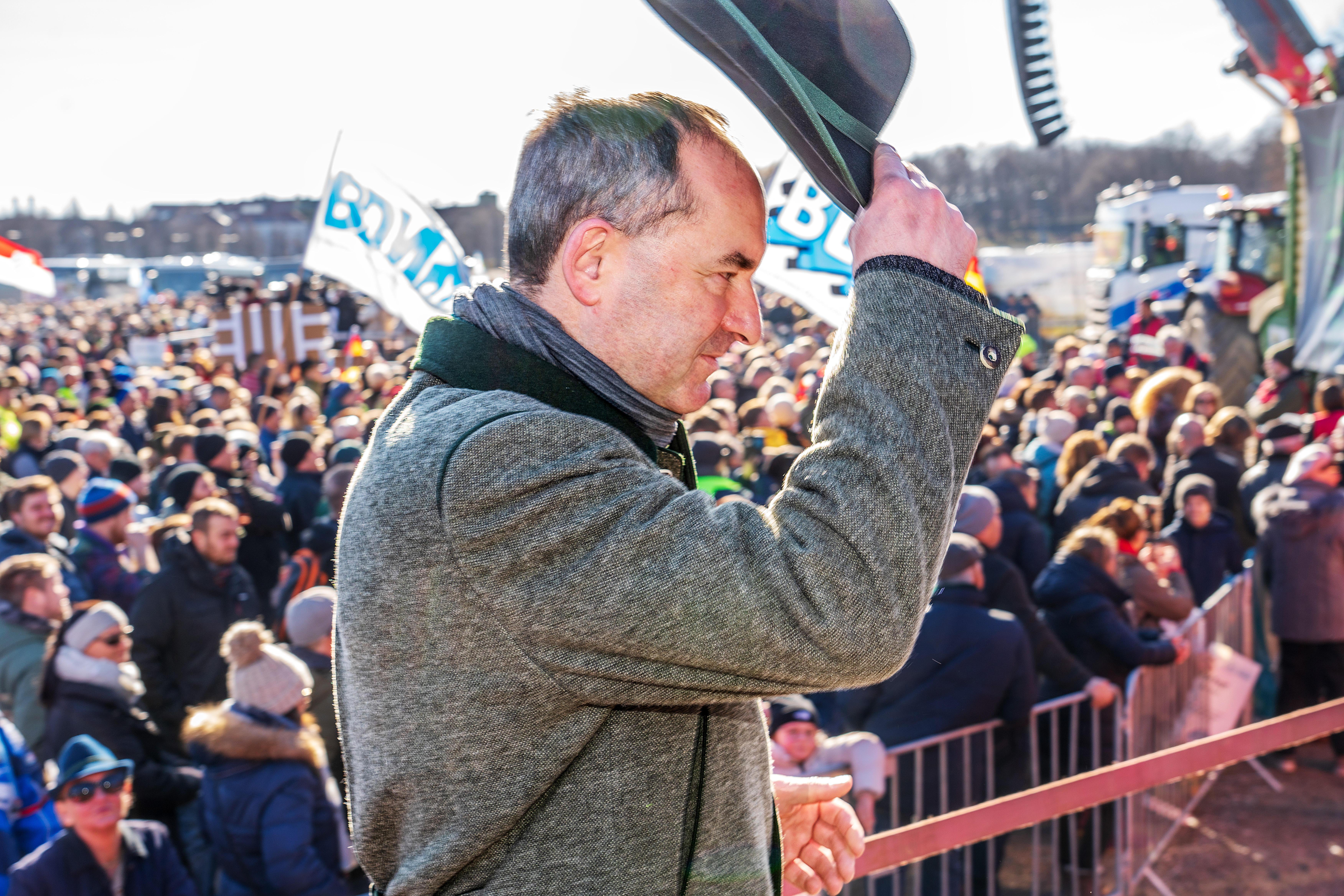 Wieder Hunderttausende Bei Demos Gegen Rechtsextremismus | BR24