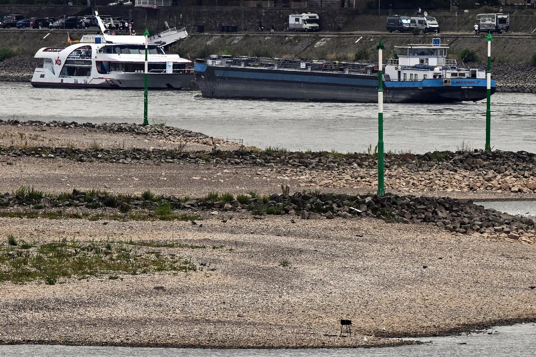 Rhein-Pegel Teils Auf Rekordtief – Probleme Durch Niedrigwasser | BR24