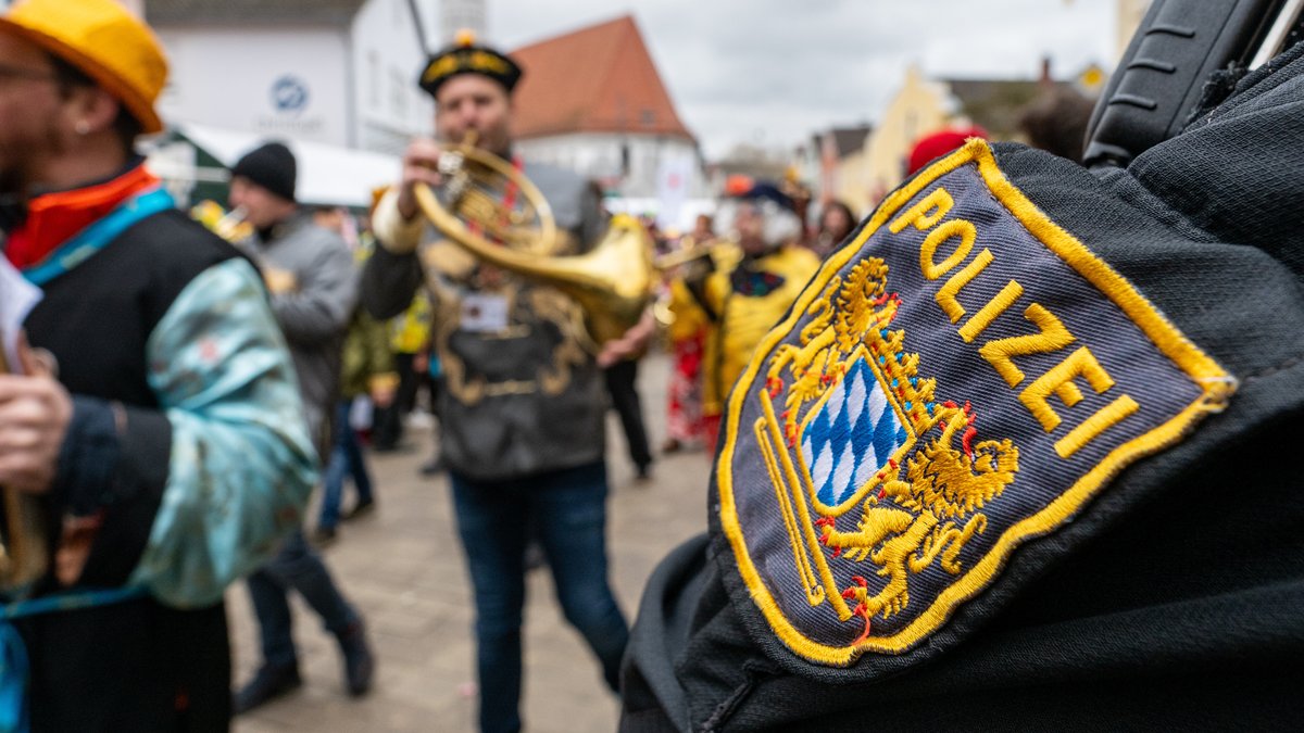 Falsche Frau geküsst? Mann schlägt Schwiegertochter Zähne aus