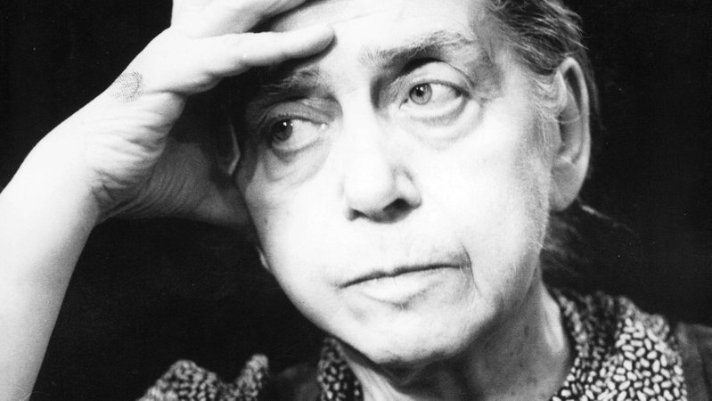 Politischer Kopf: Therese Giehse im Jahr 1970 | Bild: picture alliance / SZ Photo | Röhnert Ursula Politischer Kopf: Therese Giehse im Jahr 1970