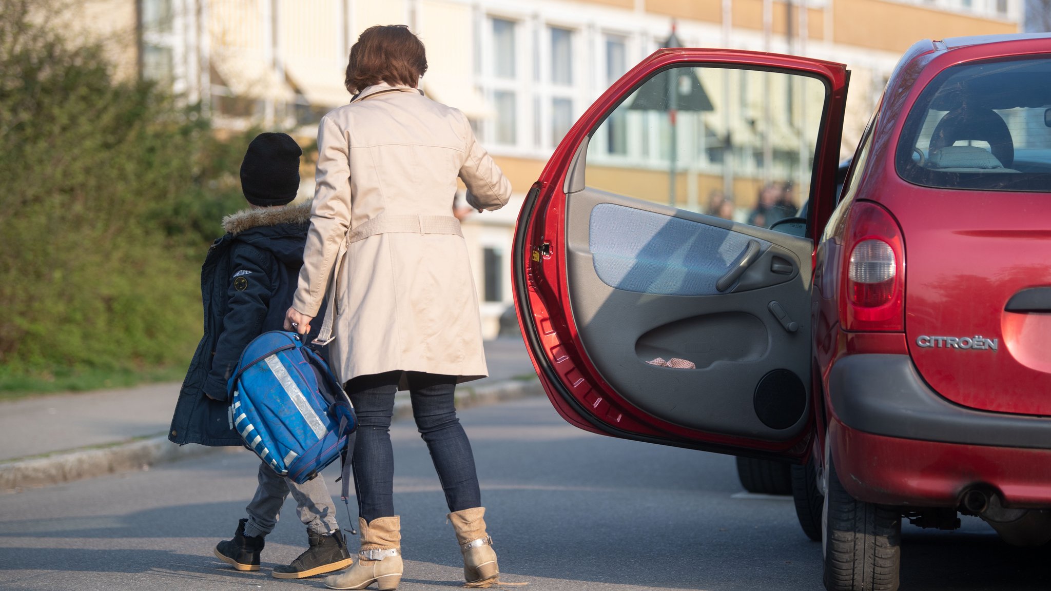 Zu viele "Elterntaxis" - steigt die Unfallgefahr?