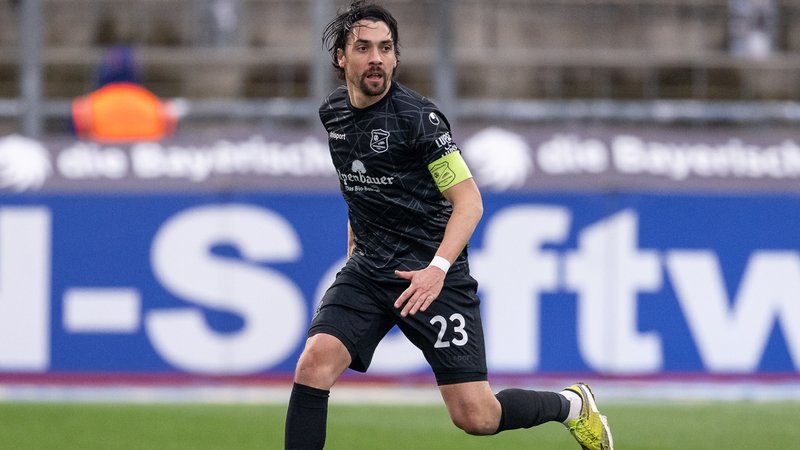 Hachings Kapitän Markus Schwabl erhebt schwere Vorwürfe gegen die eigenen Fans. | Bild: picture-alliance / dpa Hachings Kapitän Markus Schwabl erhebt schwere Vorwürfe gegen die eigenen Fans.