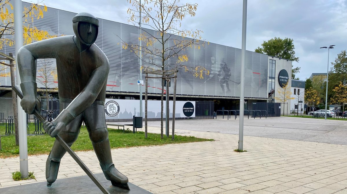 Die Landshuter Fanatec-Arena von außen. Hier findet der Deutschland Cup statt. 