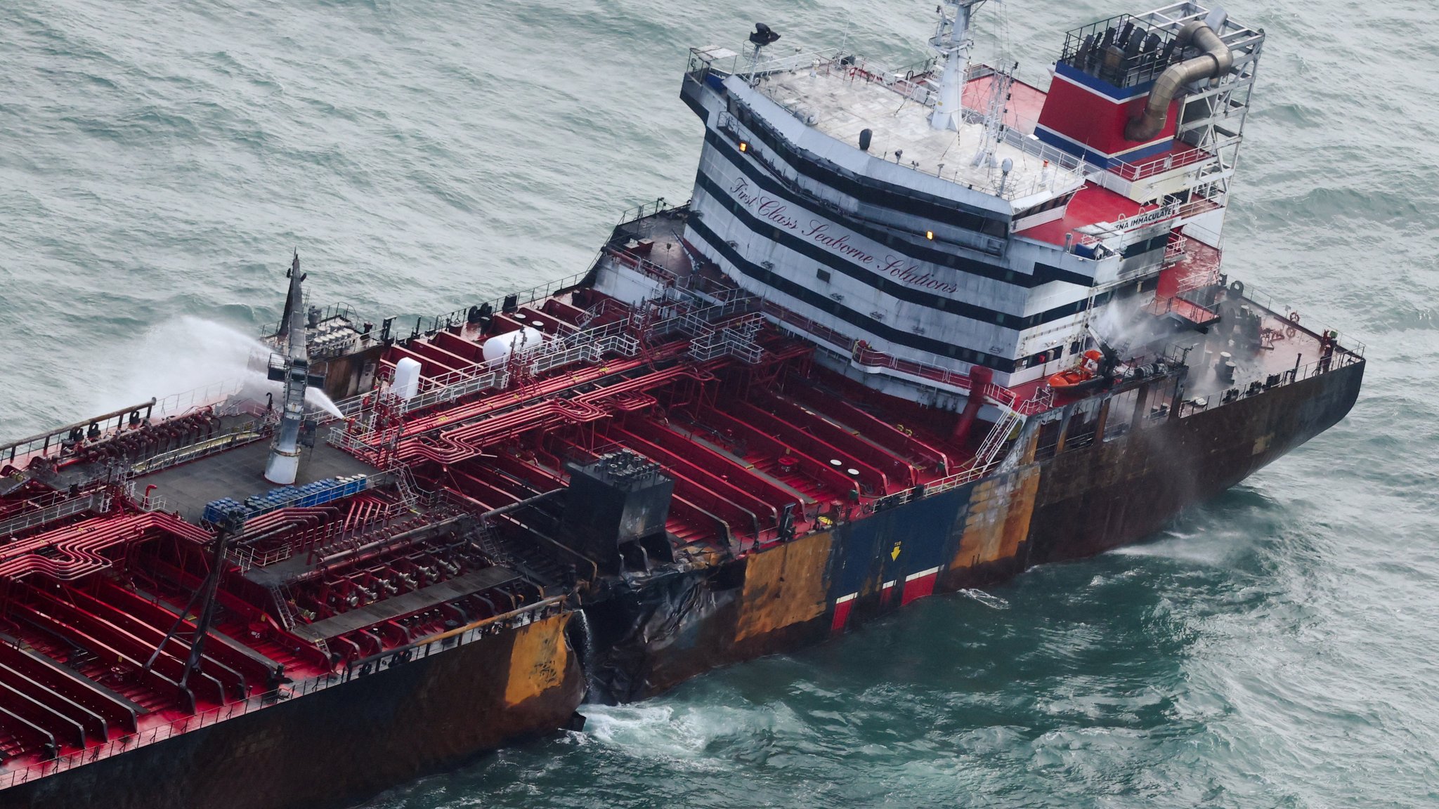 Der Tanker "Stena Immaculate" nach der Kollision