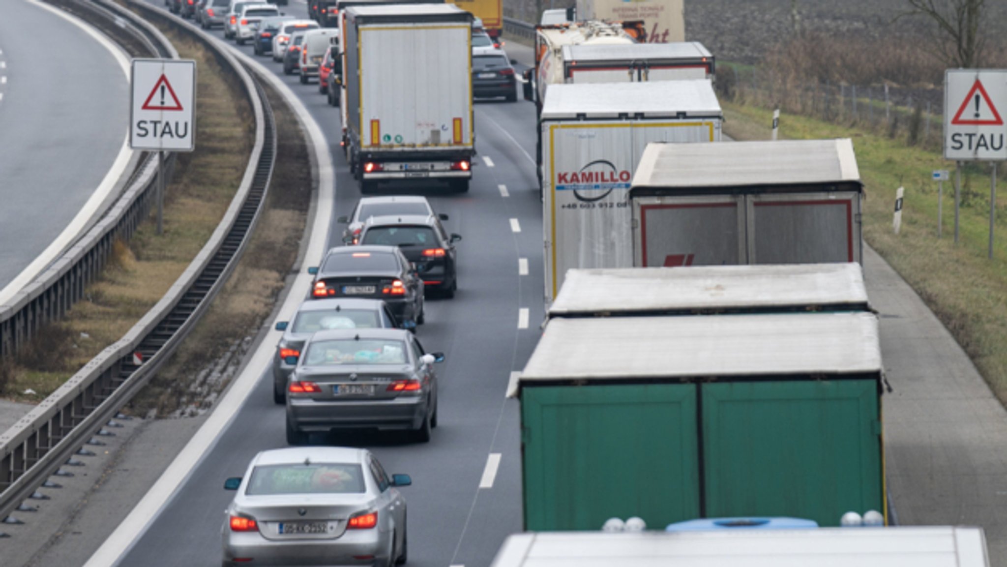 Stau auf der Autobahn A3