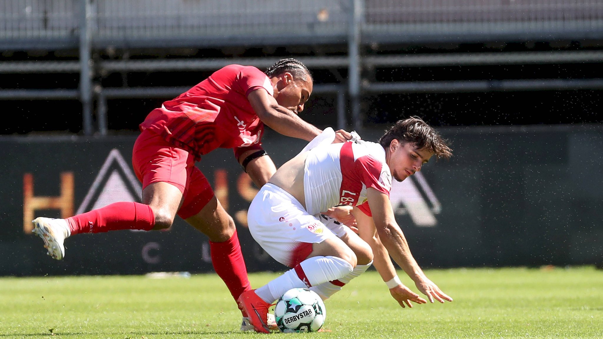 Spielszene Würzburger Kickers - VfB Stuttgart II | Bild: imago images/ Frank Scheuring Spielszene Würzburger Kickers - VfB Stuttgart II