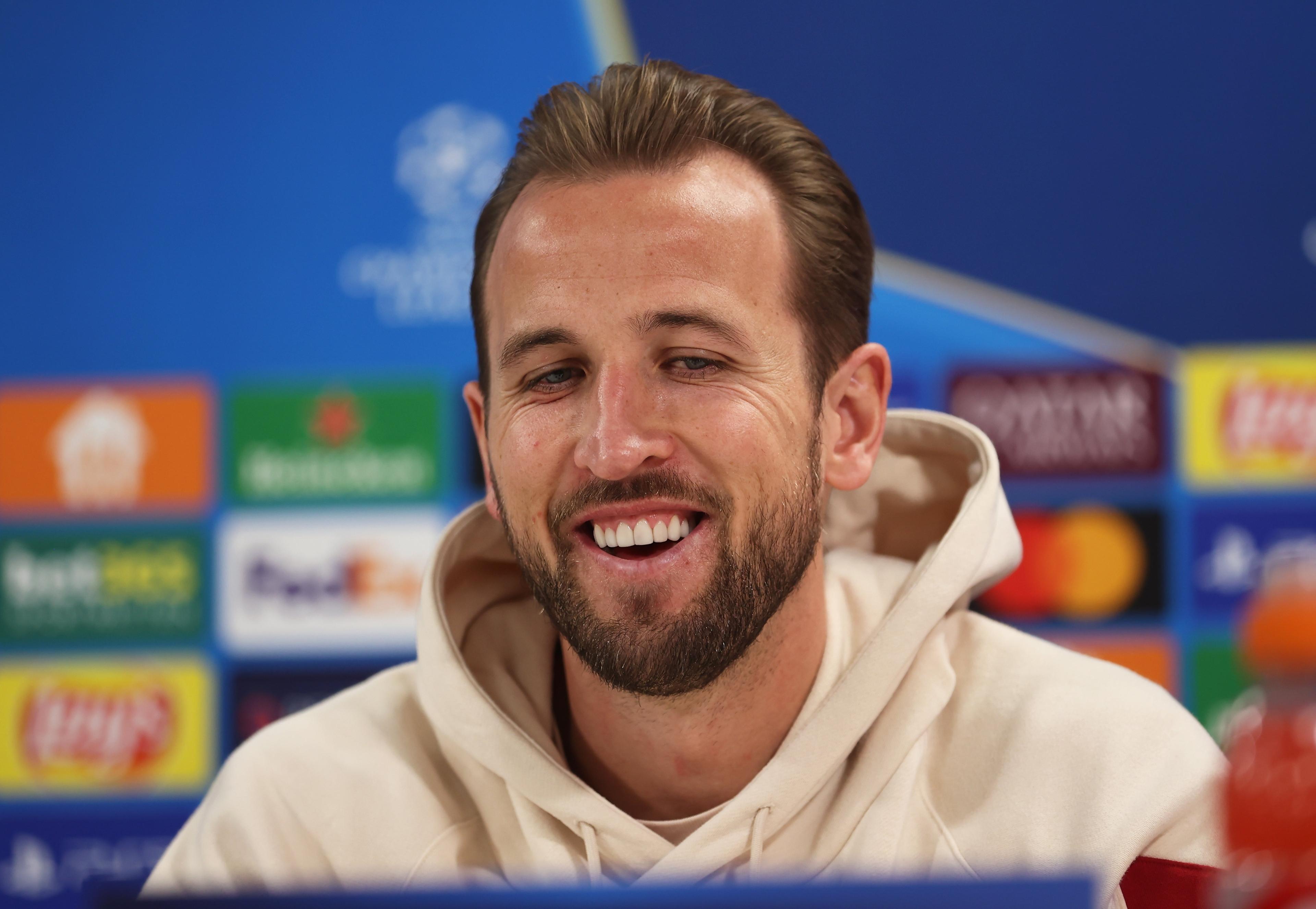 Harry Kane lacht