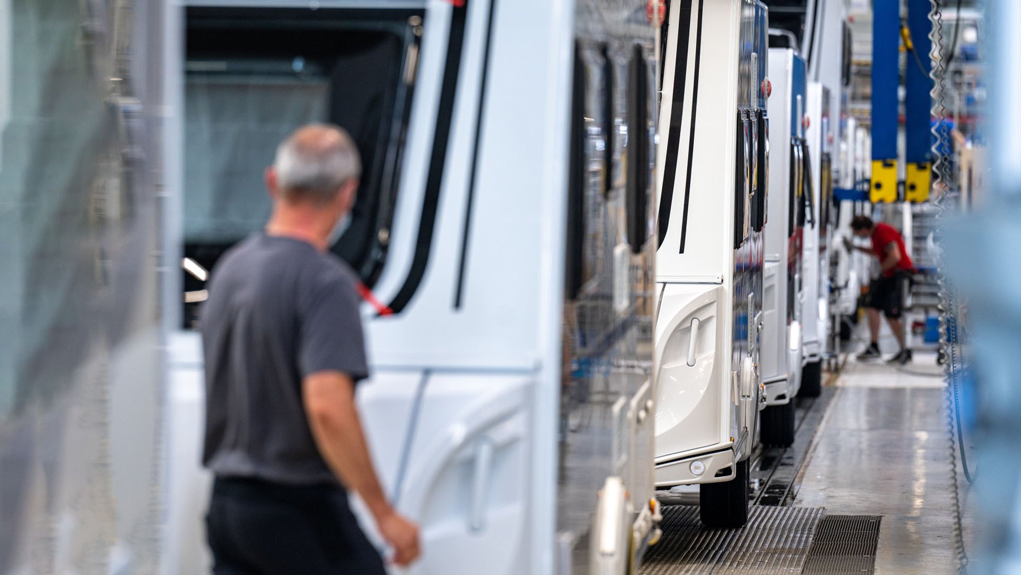 Der Wohnmobil-Hersteller Knaus Tabbert kommt nicht aus den Schlagzeilen. Nach einer Razzia vor drei Wochen wurden auch diese Woche wieder Geschäftsräume durchsucht.