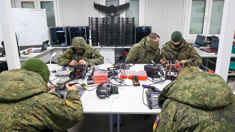 In einem Ausbildungszentrum nahe Wolgograd | Bild: Dmitri Rogulin/Picture Alliance In einem Ausbildungszentrum nahe Wolgograd