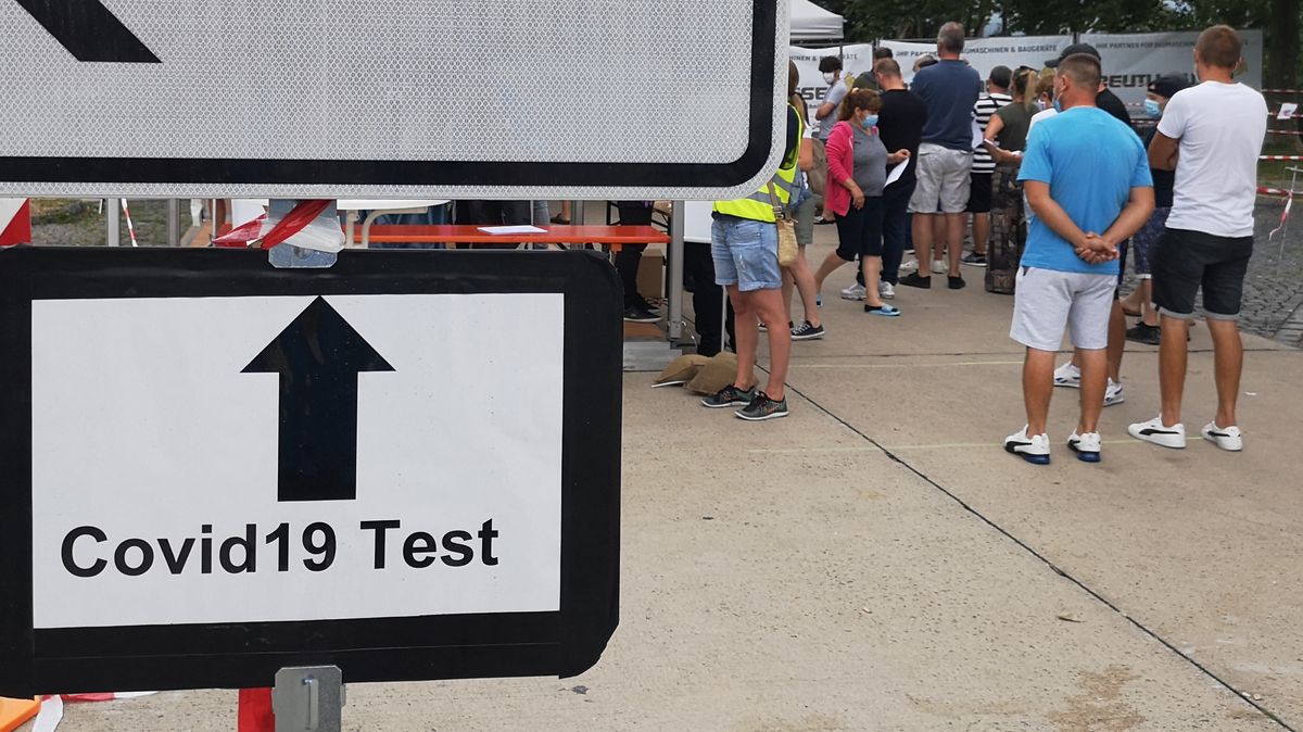 Bayerische Corona-Teststation in Deggendorf öffnet | BR24