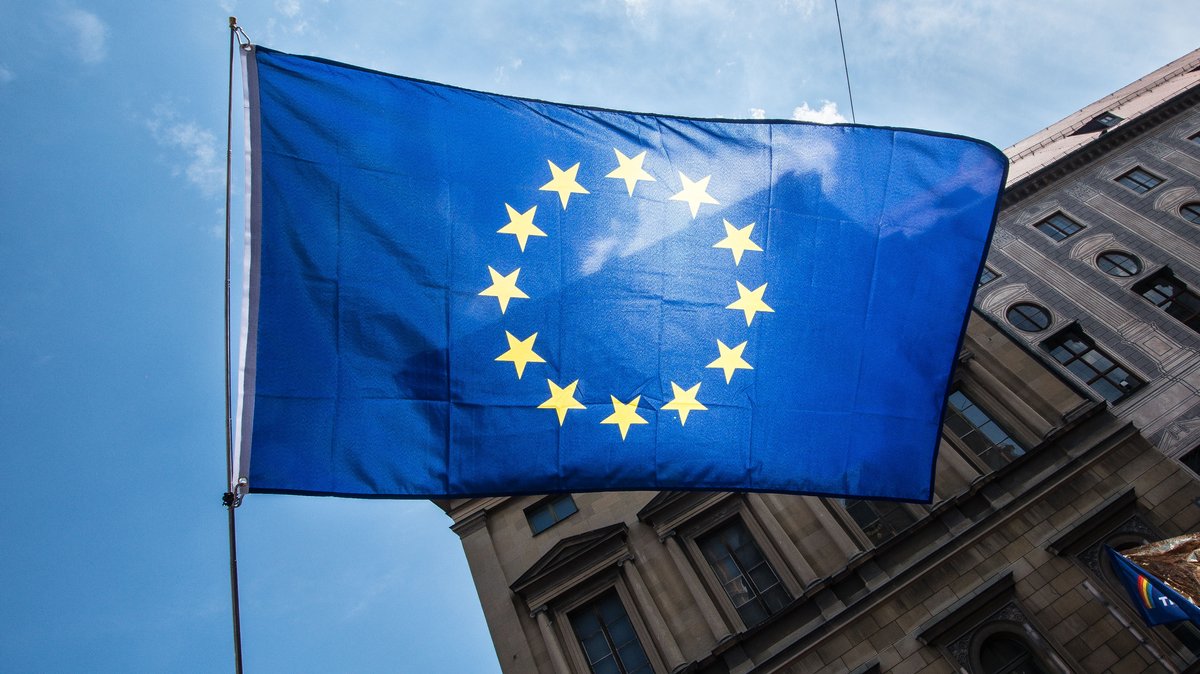 Europaflagge am Münchner Odeonsplatz im Mai 2019 (Symbolbild)