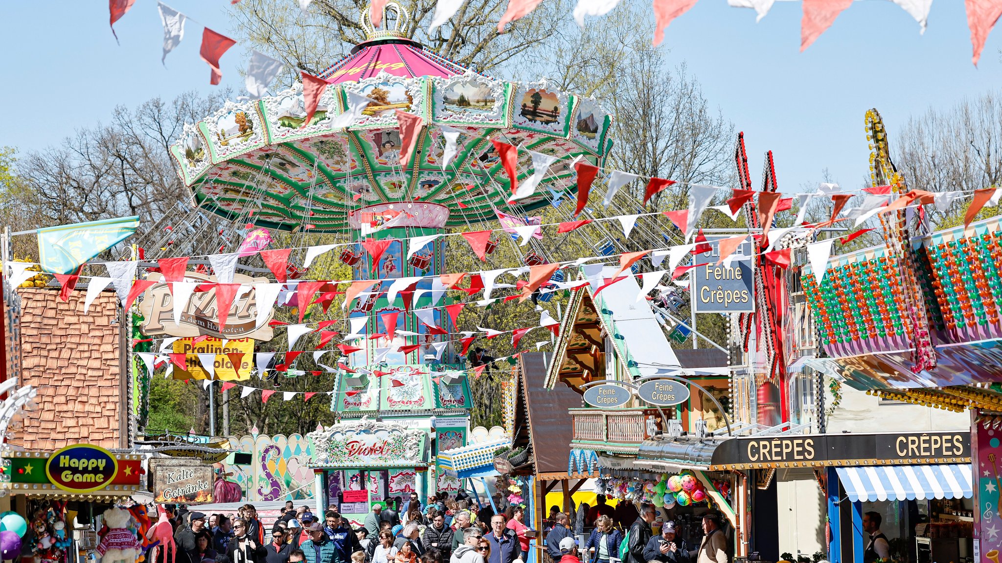 Debatte um Cannabis-Regeln auf Volksfesten: Kiffen am Karussell?