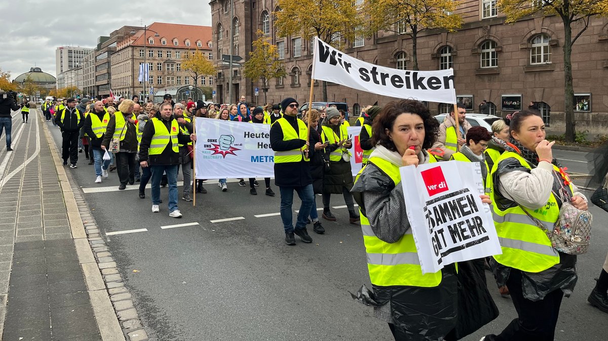 Bayernweite Streiks im Handel: "Geld reicht nicht zum Leben"