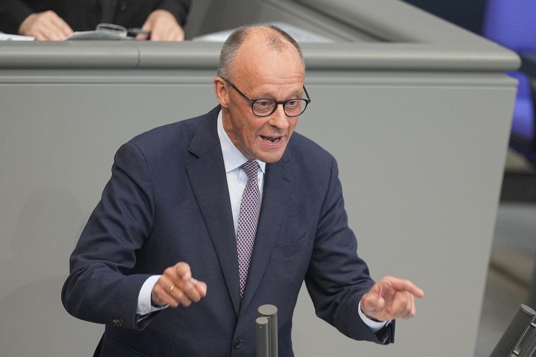 24.09.2025, Berlin: Bundeskanzler Friedrich Merz (CDU) spricht in der Generaldebatte in der Haushaltswoche im Bundestag.