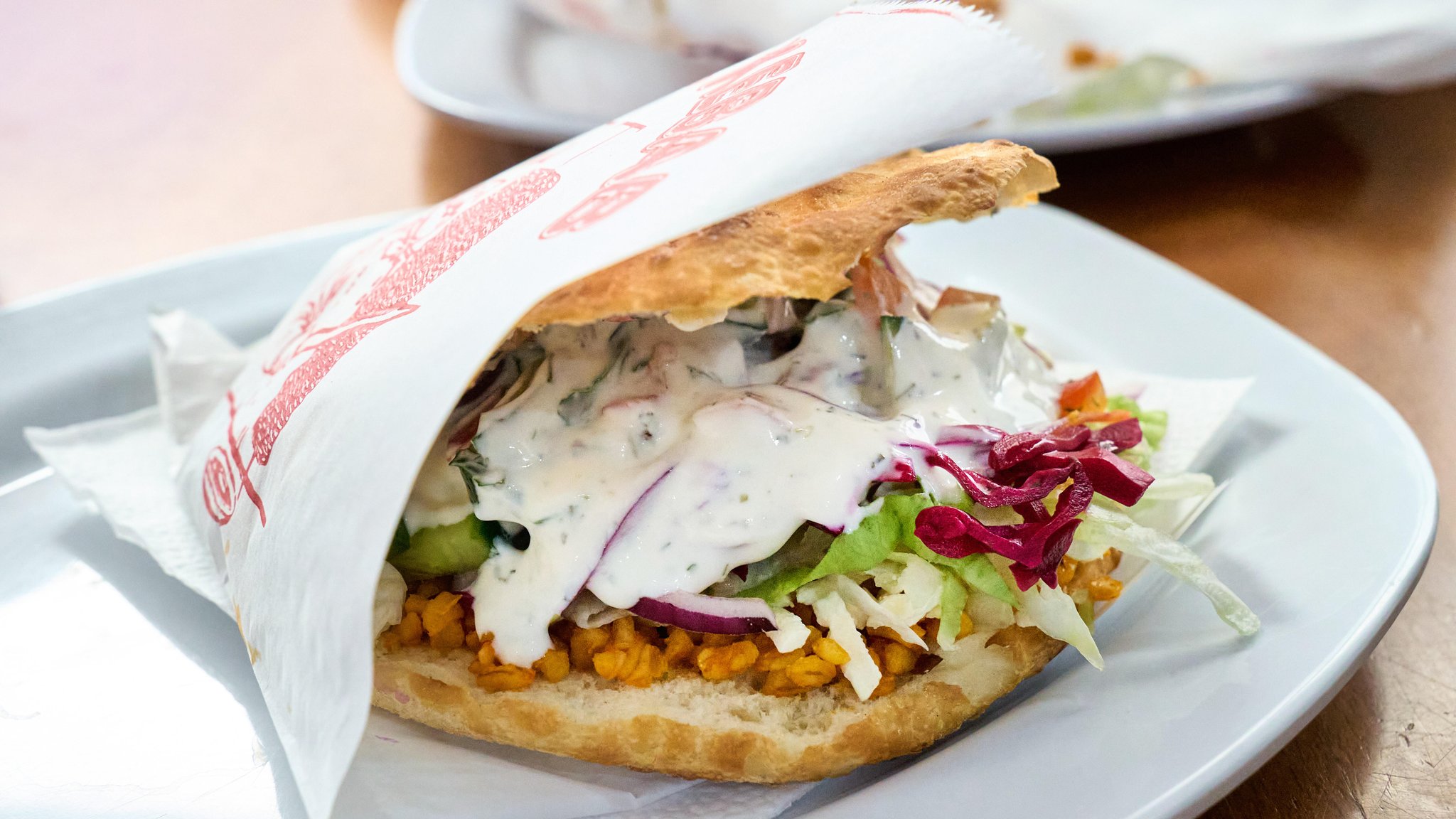 Döner (Symbol- und Archivbild) | Bild: picture alliance / CHROMORANGE|Michael Bihlmayer Döner (Symbol- und Archivbild)