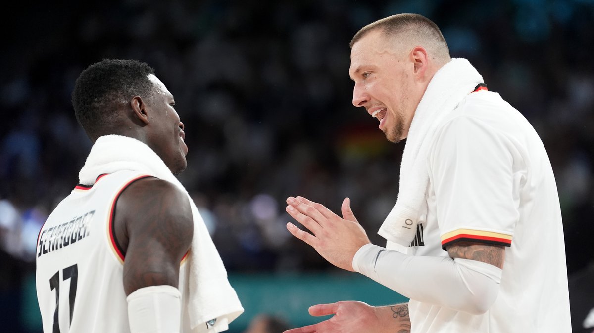 Basketball: Dennis Schröder im Gespräch mit Daniel Theis