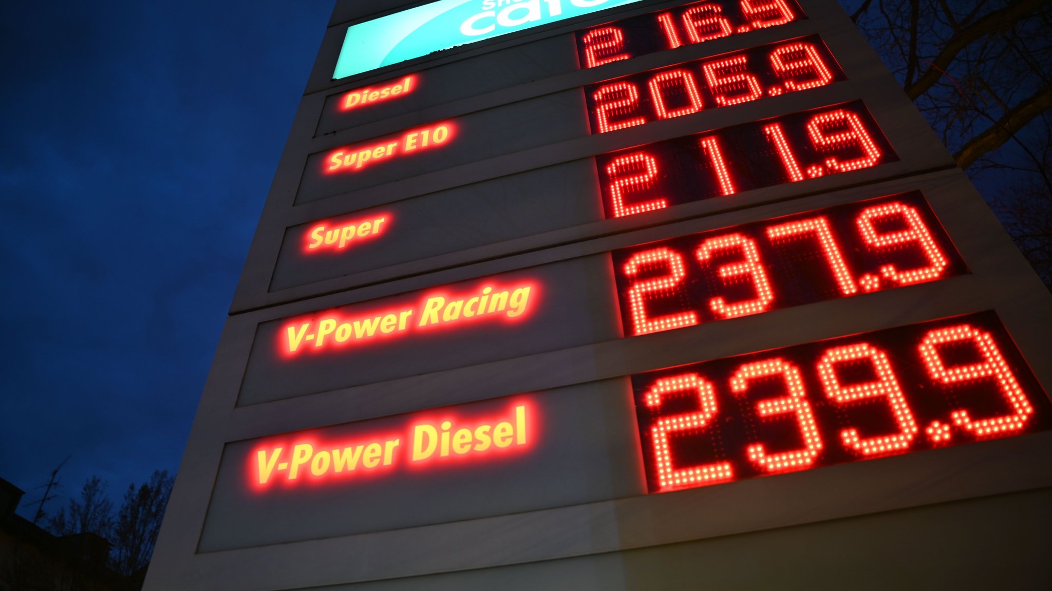 Preisschock hält an: Rufe nach Spritpreisbremse werden lauter