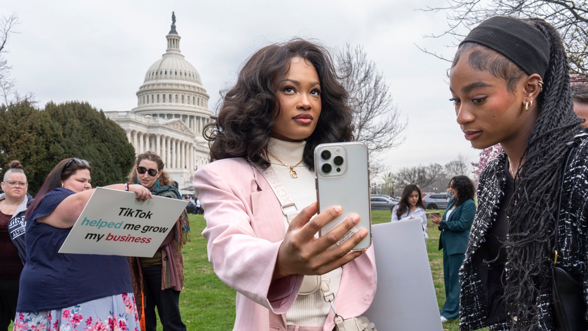 TikTok-Fans vor dem Kapitol in Washington