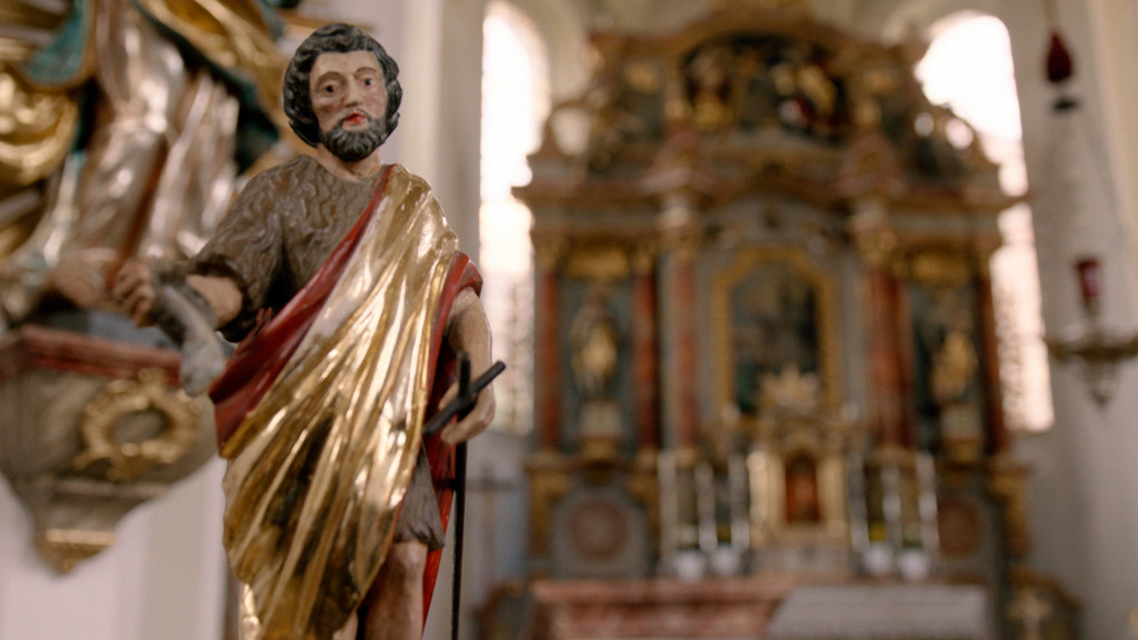 Akut müssen sich Gottesdienstbesucher warm anziehen - die Kirchen bleiben kalt. Doch wie wollen die Kirchen künftig Energie sparen? | Bild: BR Akut müssen sich Gottesdienstbesucher warm anziehen - die Kirchen bleiben kalt. Doch wie wollen die Kirchen künftig Energie sparen?