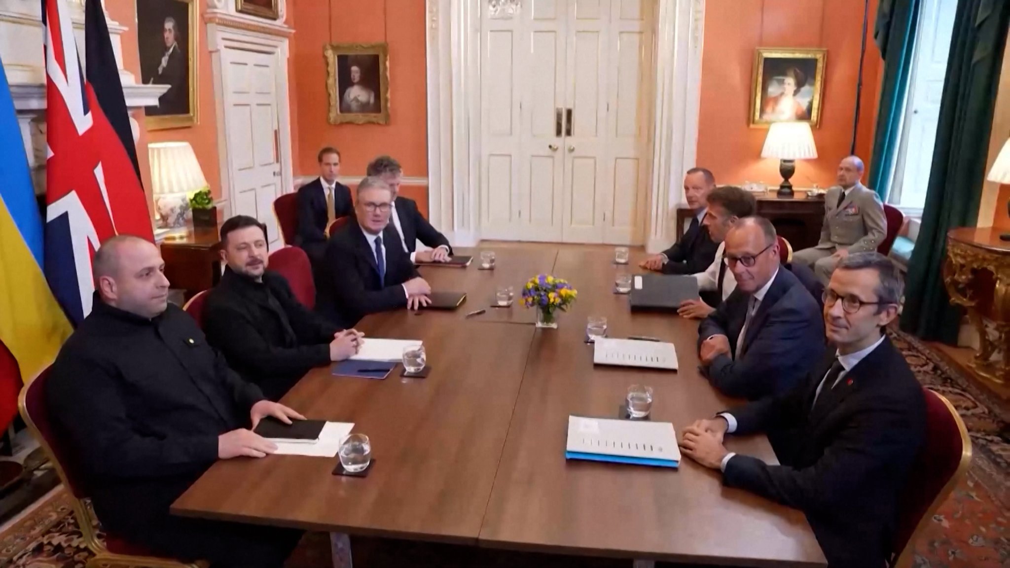 Deutschland, Frankreich, Großbritannien und die Ukraine haben Russland zu einer sofortigen Waffenruhe aufgefordert. | Bild: Bayerischer Rundfunk 2026 Deutschland, Frankreich, Großbritannien und die Ukraine haben Russland zu einer sofortigen Waffenruhe aufgefordert.
