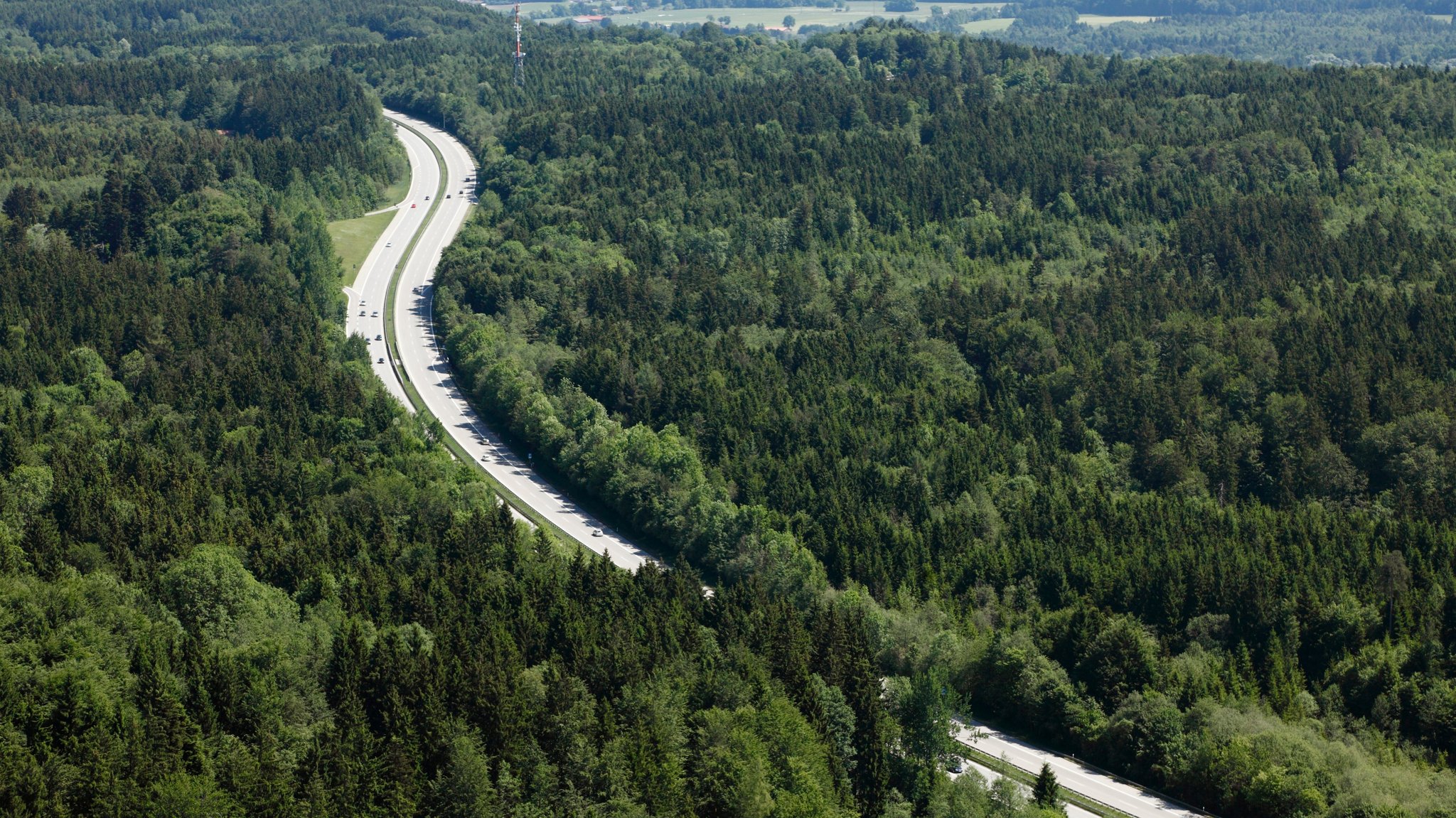 Die A95 bei Eurasburg aus der Vogelperspektive
