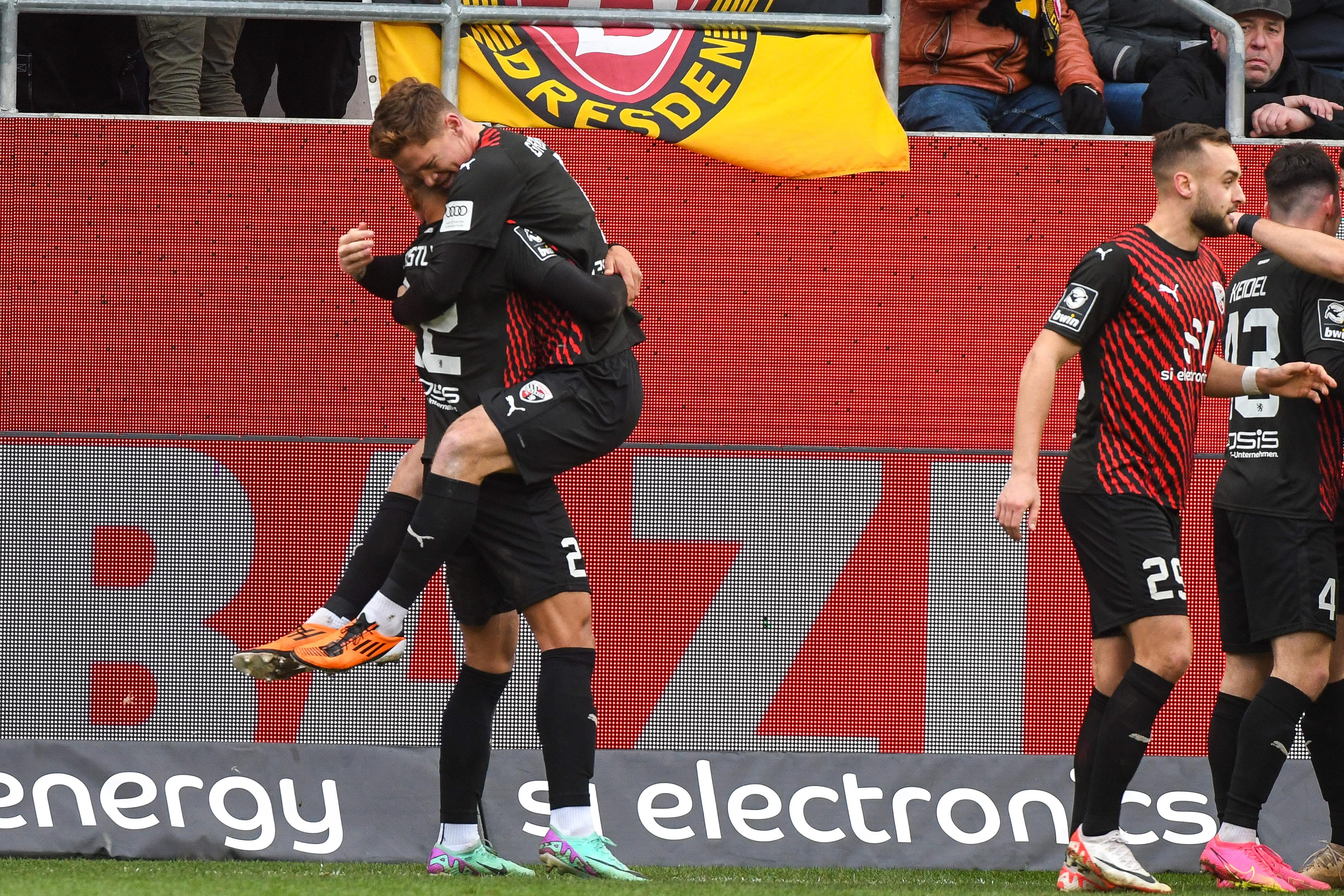 Ingolstadt-Jubel nach dem 2:0 gegen Dresden