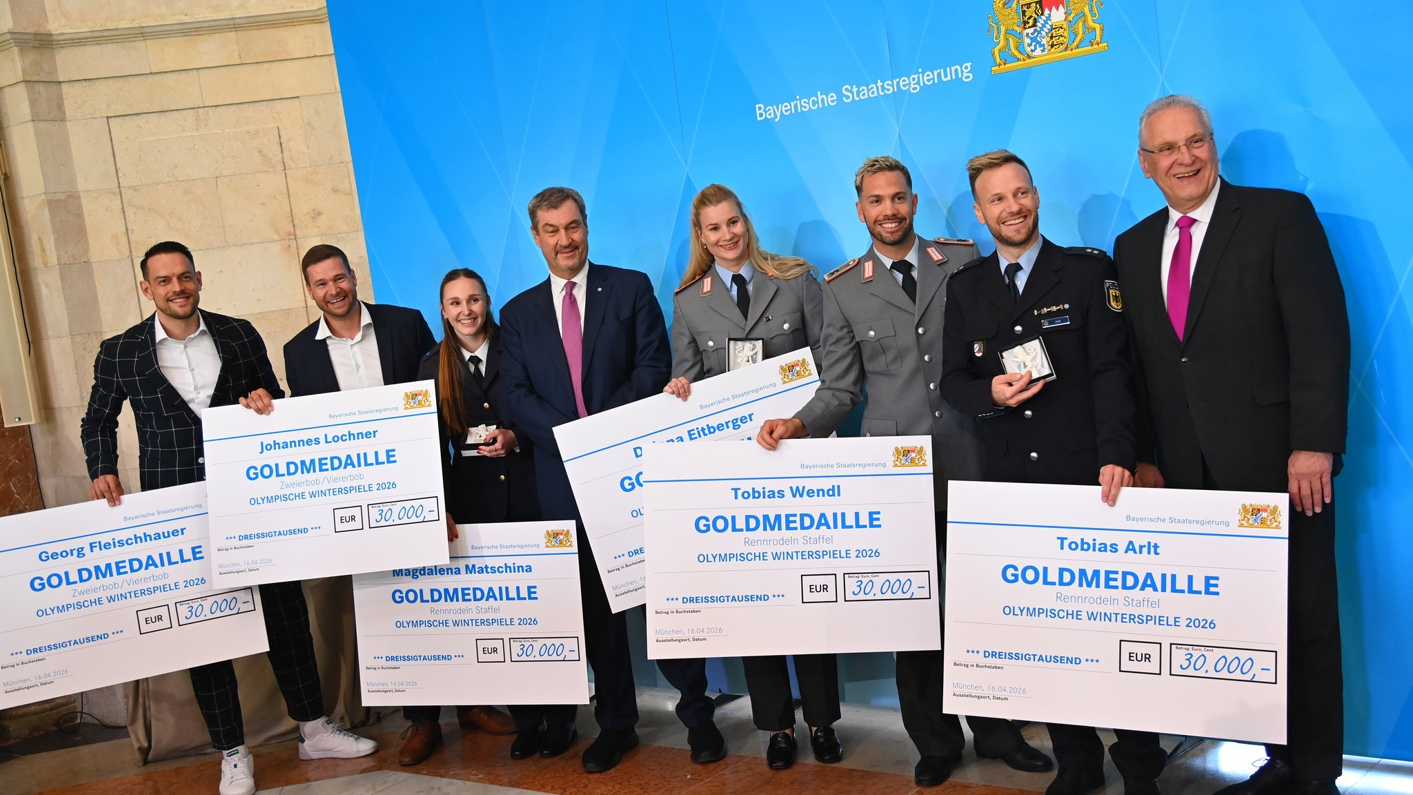 Markus Söder ehrt Winter-Olympioniken