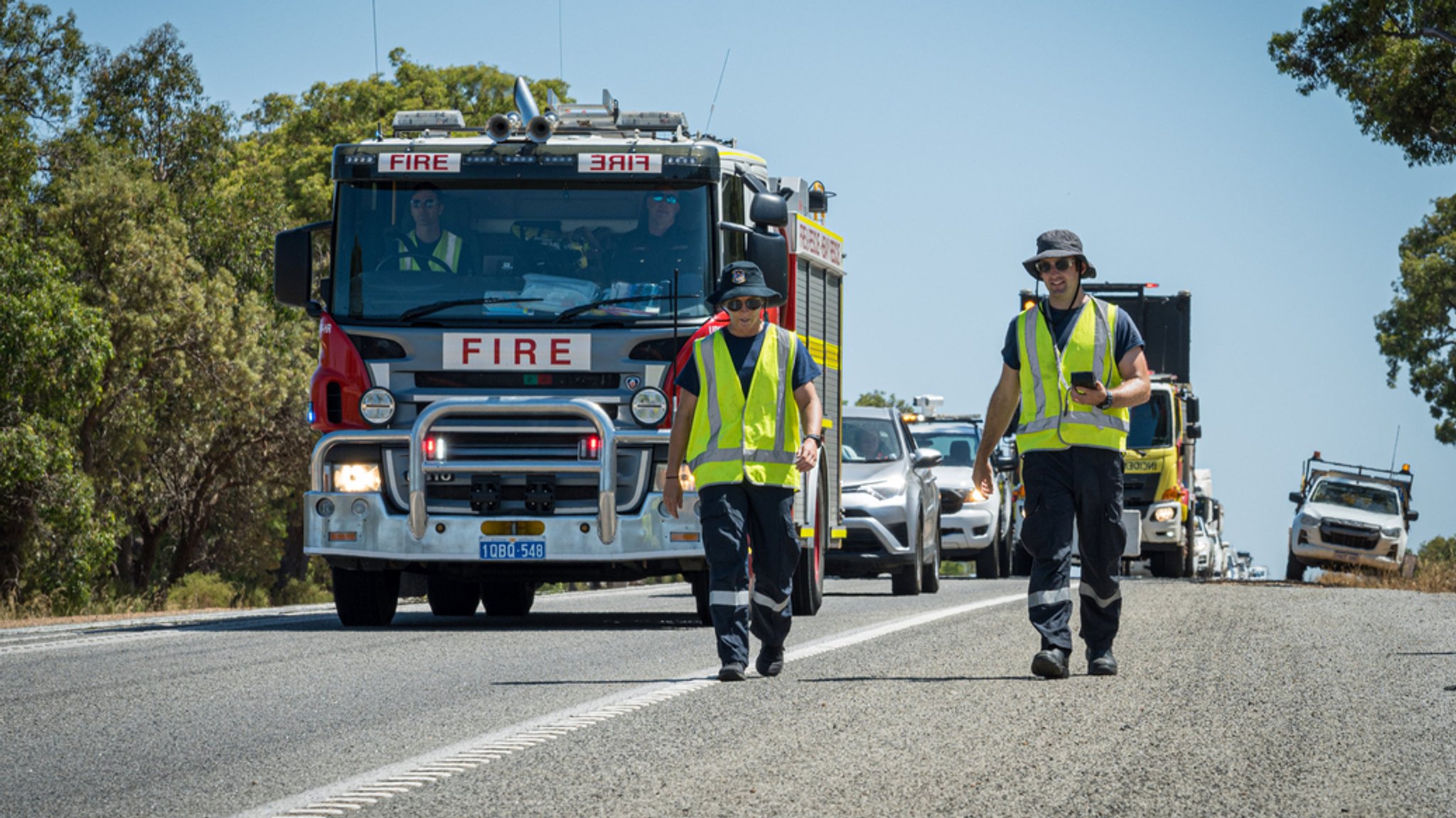 Ein Foto vom 28. Januar 2023 zeigt Mitarbeiter des Department of Fire and Emergency Services, die nach der radioaktiven Kapsel suchten.