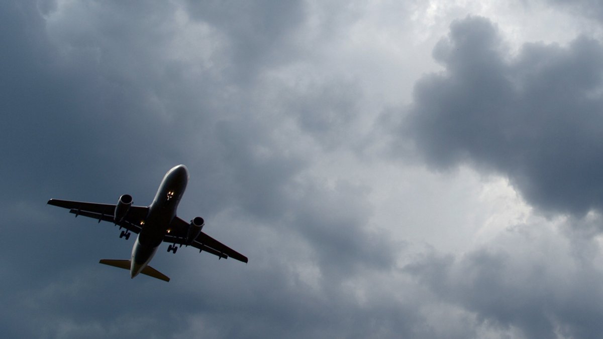 Wegen Turbulenzen: Airlines verschärfen Regeln an Bord
