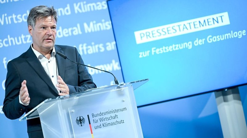 Robert Habeck (Die Grünen), Vizekanzler und Bundesminister für Wirtschaft und Klimaschutz, informiert zur Gasumlage.