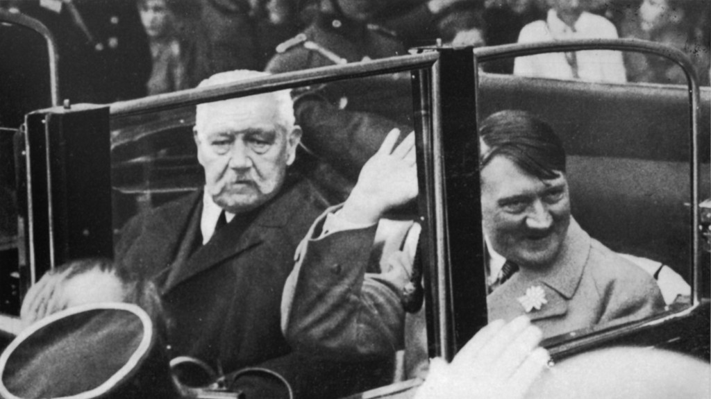 Adolf Hitler mit Reichspräsident Paul von Hindenburg 1933
