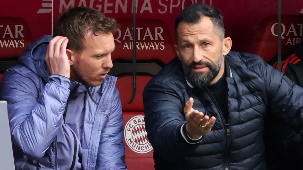 Bayerns Sportdirektor Hasan Salihamidzic (rechts) und Trainer Julian Nagelsmann.