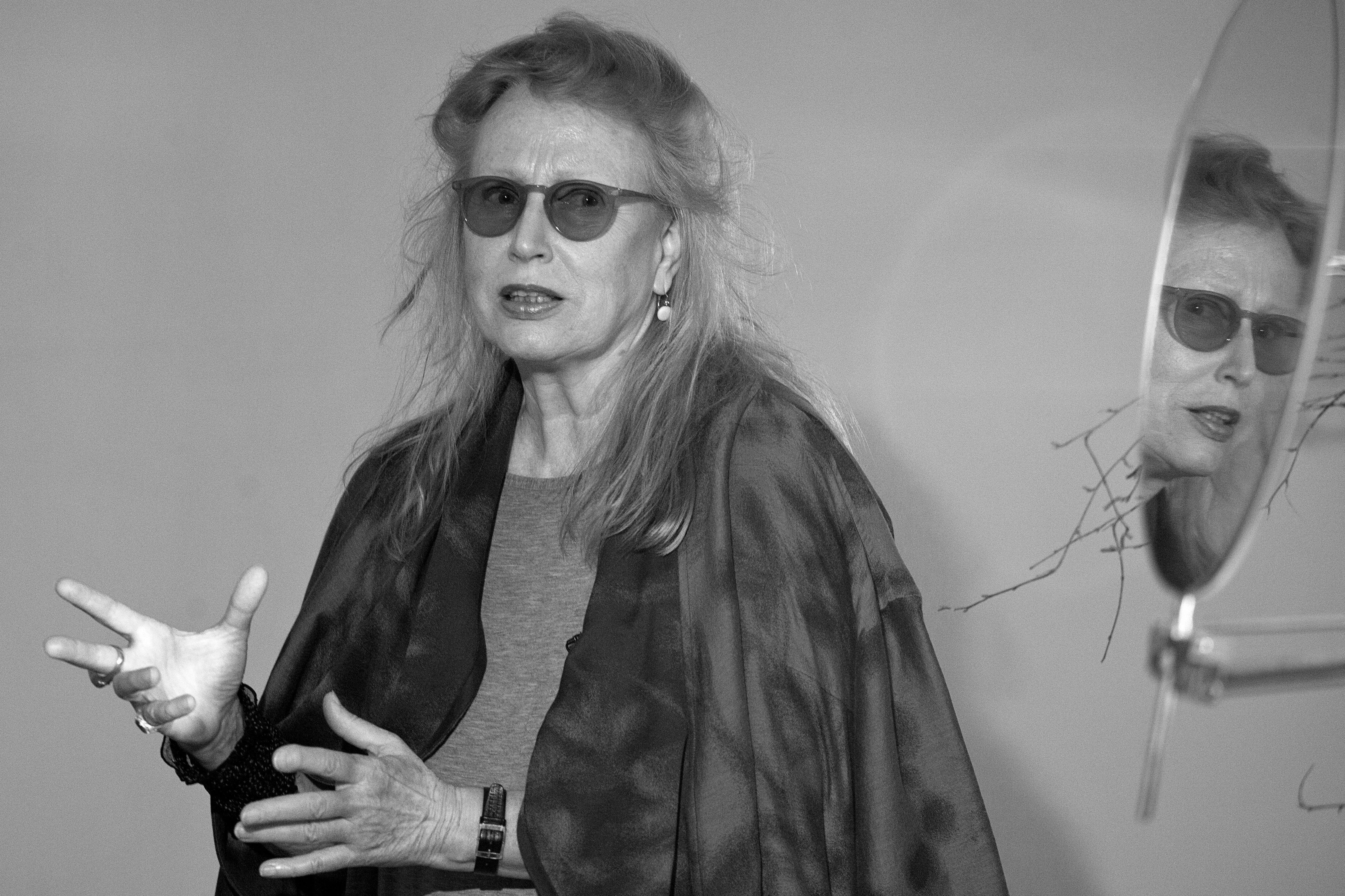 1993 hatte Rebecca Horn als erste Frau eine Einzelausstellung im New Yorker Guggenheim Museum. Nun ist sie verstorben.