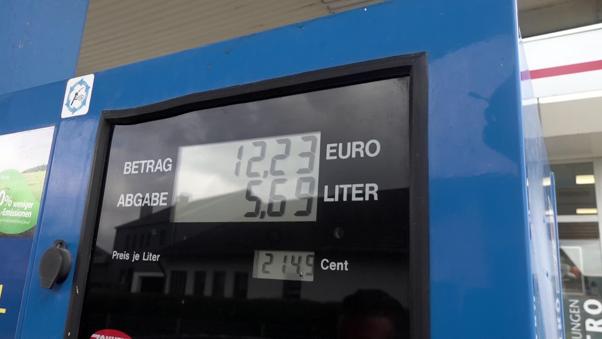 Zapfsäule an einer Tankstelle