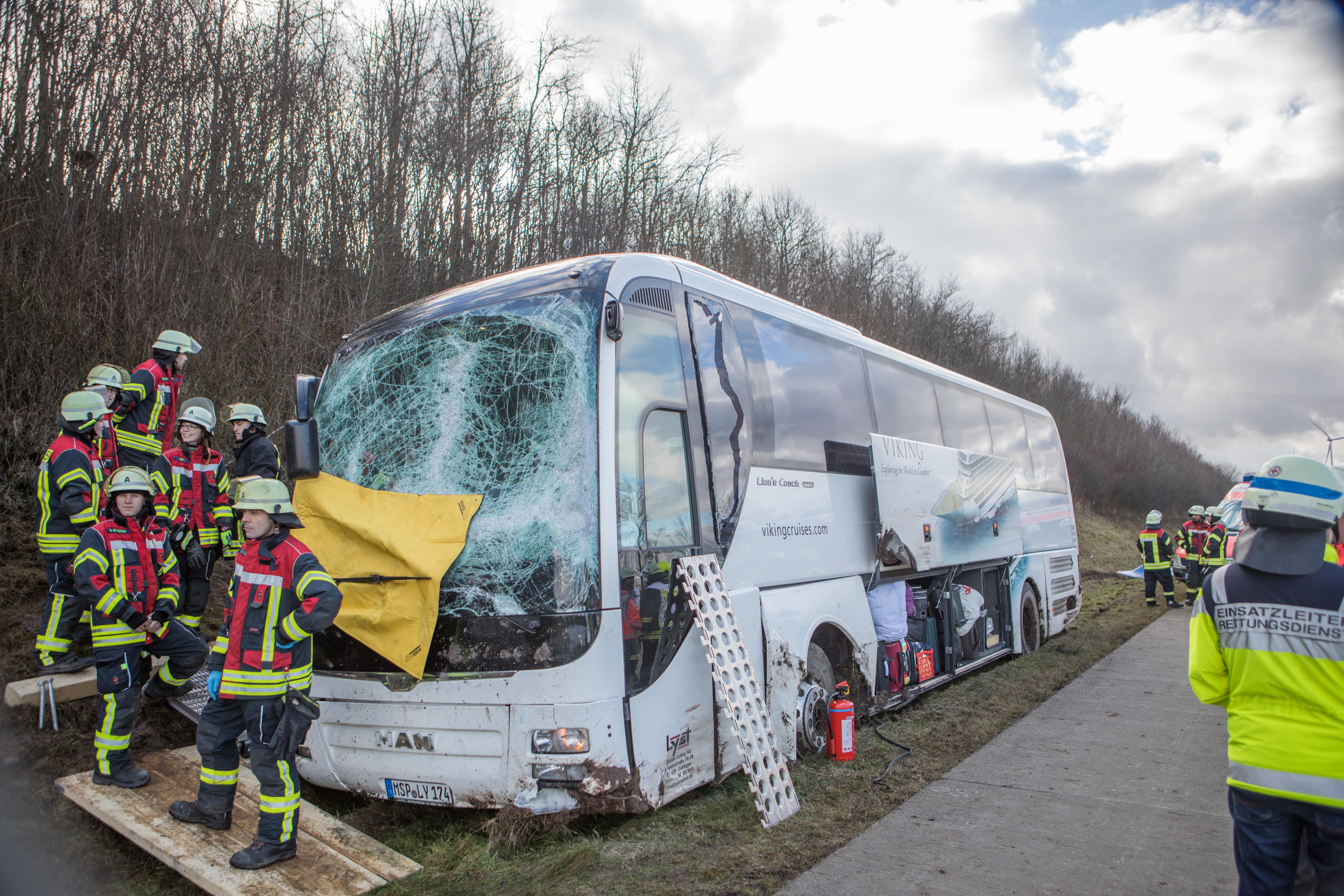 Busunfall Auf Der A7: Schüler Auf Dem Rückweg Vom Skiausflug | BR24